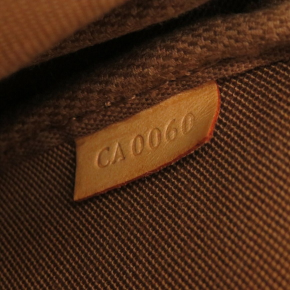 LOUIS VUITTON Brown Monogram Pochette Pouch - Picture 9 of 11